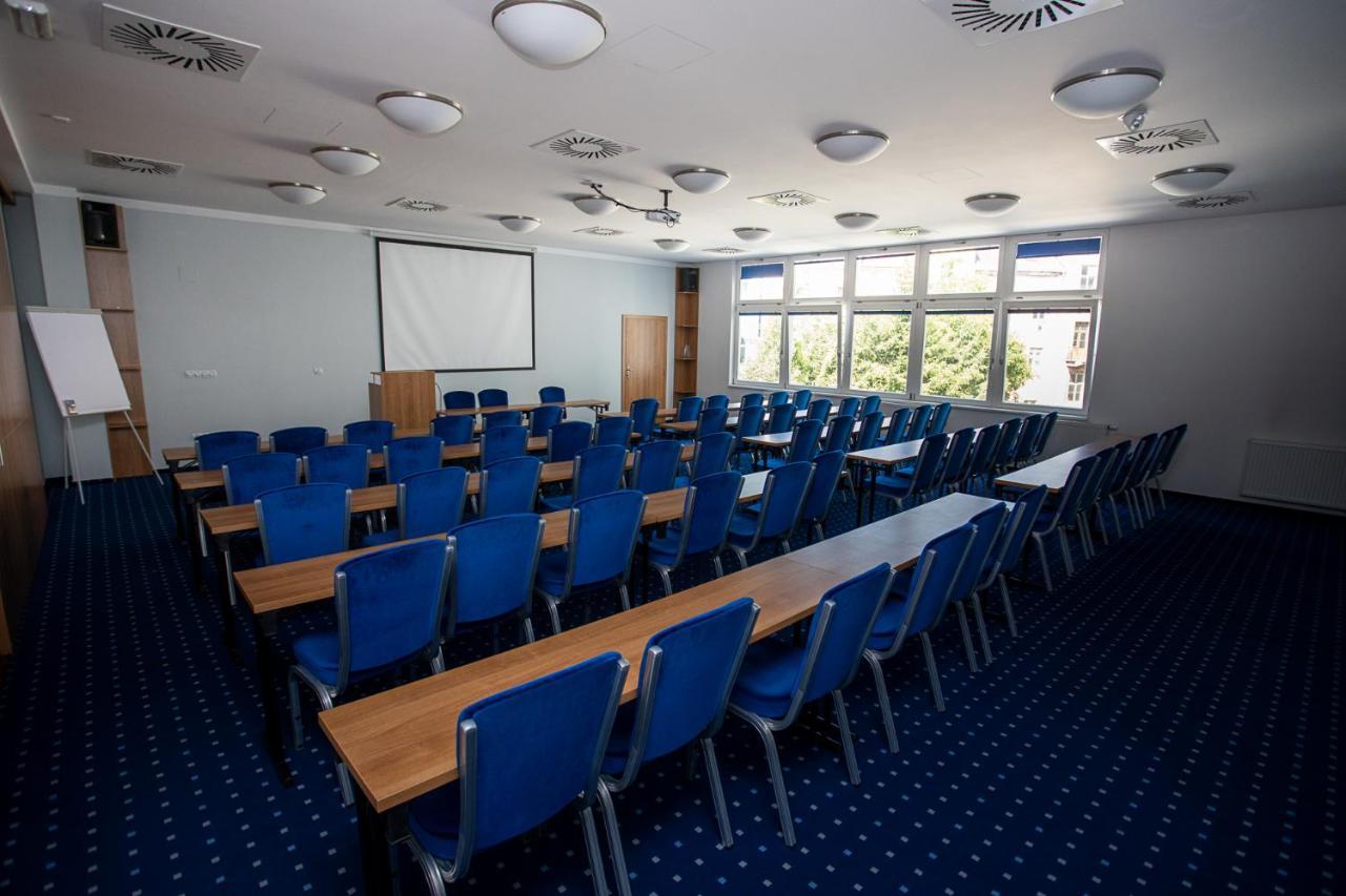 Hotel Grand Hradec Králové Extérieur photo