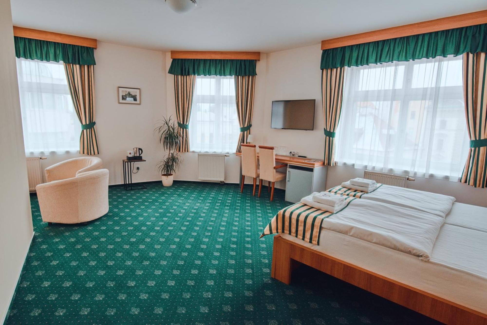 Hotel Grand Hradec Králové Extérieur photo