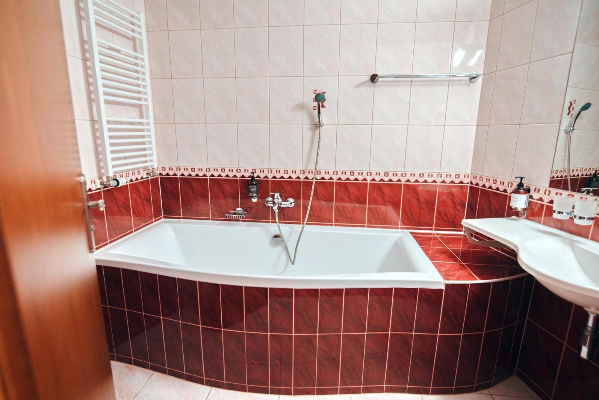 Hotel Grand Hradec Králové Extérieur photo